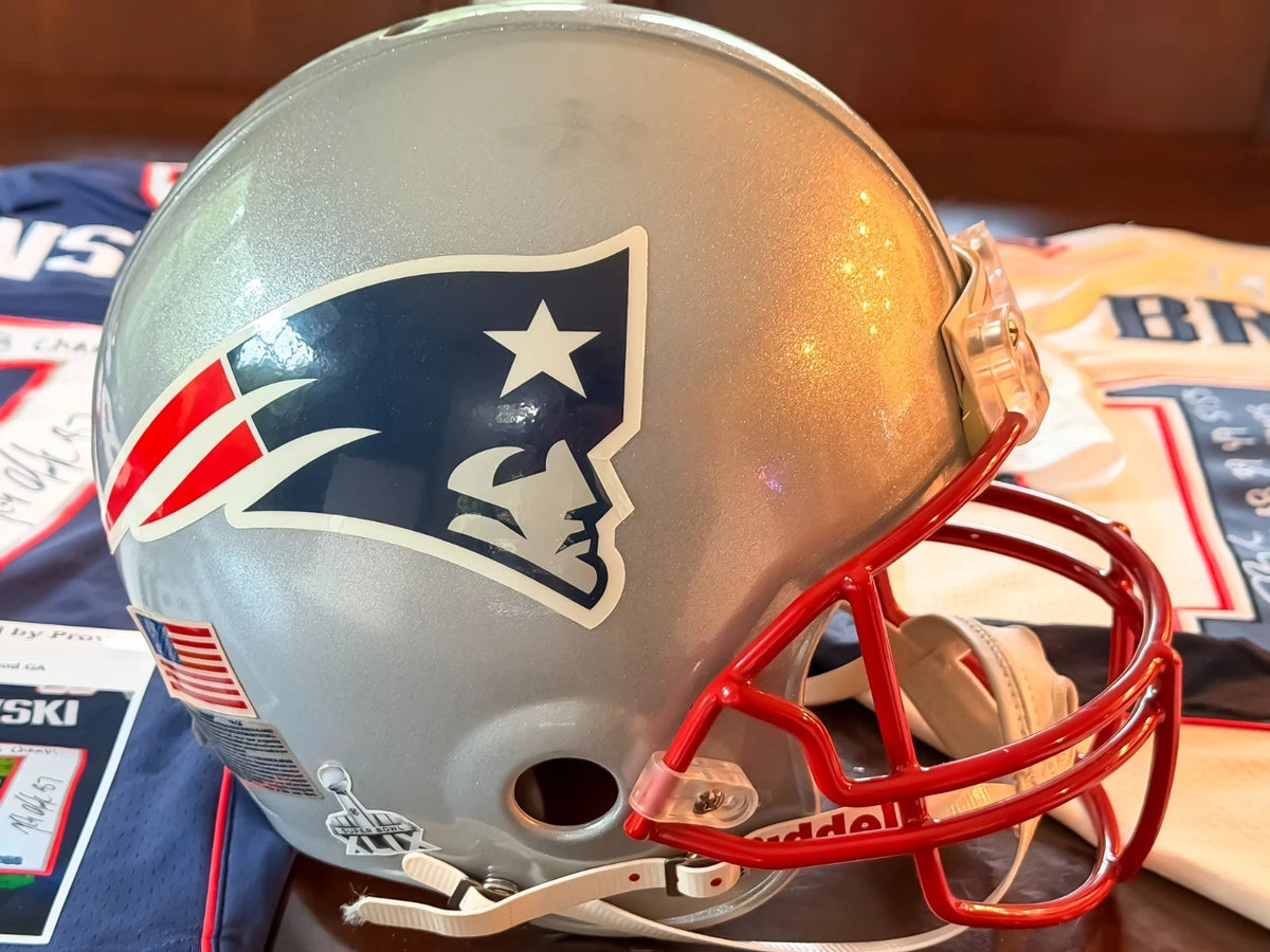 Tom Brady & Rob Gronkowski — Signed Super Bowl inscription jerseys