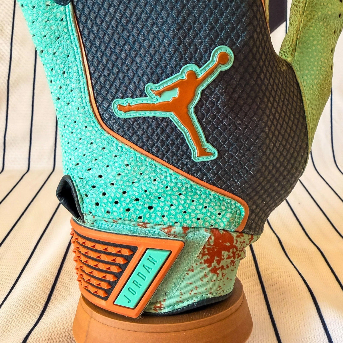 Aaron Judge — 2025 signed game-used teal Jordan glove
