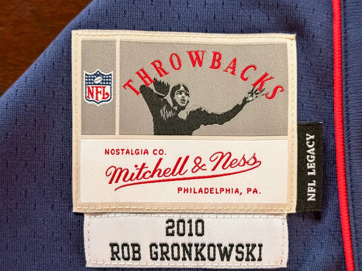 Tom Brady & Rob Gronkowski — Signed Super Bowl inscription jerseys